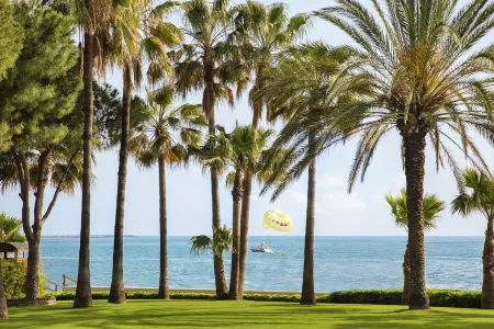 Acanthus Cennet Barut Collection - Ultra All Inclusive Отели рядом с достопримечательностью «Raşit İnternet Cafe»