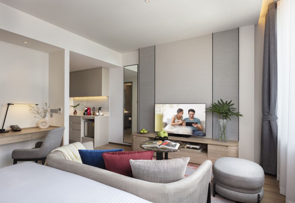 2. Ascott E..