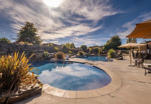 Oakridge Wanaka HotelOver view