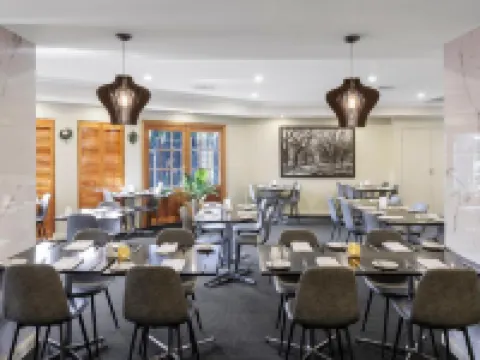 Quality Hotel Melbourne Airport Hotels in Westmeadows