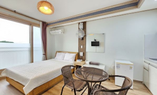 2. 빨강궁전 펜션..