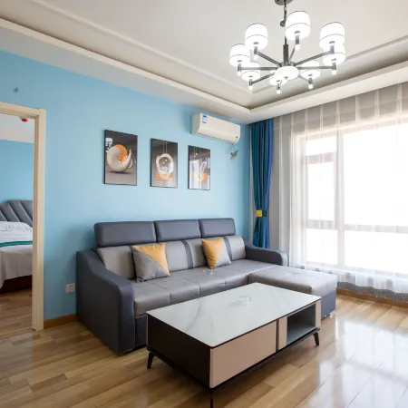 Dalian Yihe Zhixing Holiday Apartment Отели рядом с достопримечательностью «Железнодорожный вокзал Далянь-Северный»