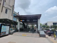 Jiechu Youth Hostel (Jinan Railway Station)
