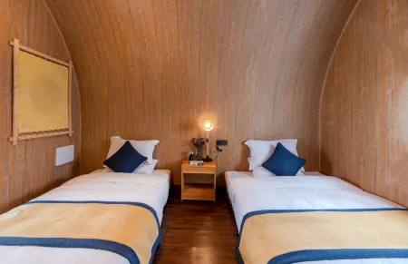 Ganjia Eco Campsite Отели рядом с достопримечательностью «White Rock Cliffs»