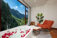 Flower Valley·Jianzhu Homestay (Zhangjiajie National Forest Park Branch) - Infinity Pools