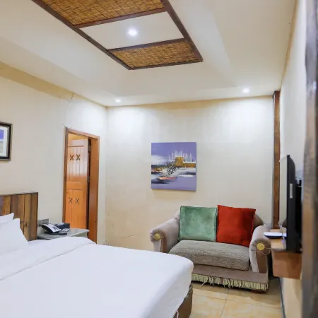 Lazy Boy Hotel(Adin Gate Site)