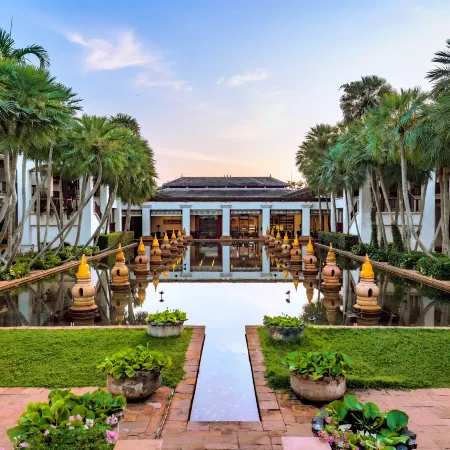 JW Marriott Phuket Resort & Spa Отели рядом с достопримечательностью «Пляж Сай-Кео»
