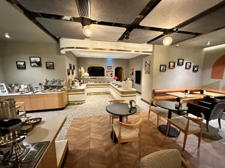 Edition Old City Hotel Отели рядом с достопримечательностью «Библиотека Ахмеда III»