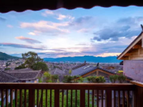 Yueshang Mountain Viewing Courtyard Hotels in Lijiang