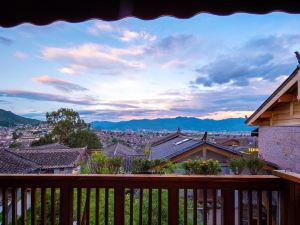 Yueshang Viewing Bieyuan (Lijiang Ancient Town Lion Mountain)