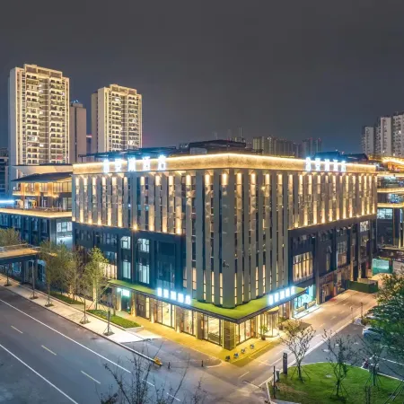 Yibin Jinghu Hotel