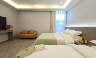 Yujing Hotel (Luoyang Guanlin Temple High-speed Railway Station)