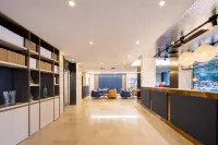 Quebec Hotel (Shenyang Consulate Color TV Tower Night Market)