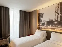 Ra Suites Simatupang Hotels near Taman RS Umum Pusat Fatmawati