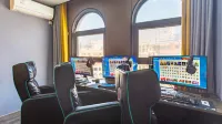 Chengbai E-sports Hotel (Xinyang Xintiandi Life Plaza) - Esports