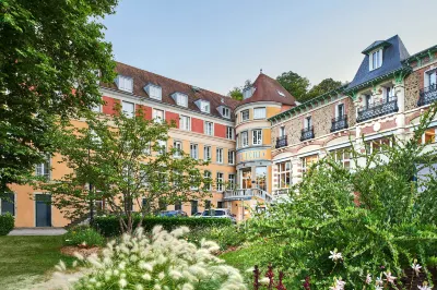 Le Grand Hotel, the Originals Relais Hotels in Évaux-les-Bains