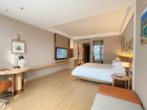 Vienna Hotel (Yangzhou Slender West Lake International Exhibition Center) Hotels in Yangzhou
