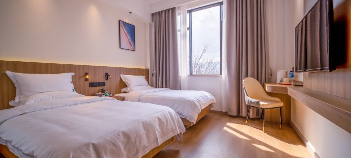 717 Business Hotel （High-speed Railway Station) Hotels in Weishan