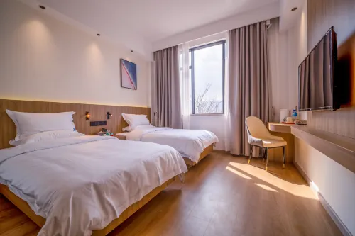 717 Business Hotel （High-speed Railway Station) - غرفة مطلة على الجبل