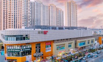 Zhuohang Homestay (Qingdao Shimao 52 Shopping Center)