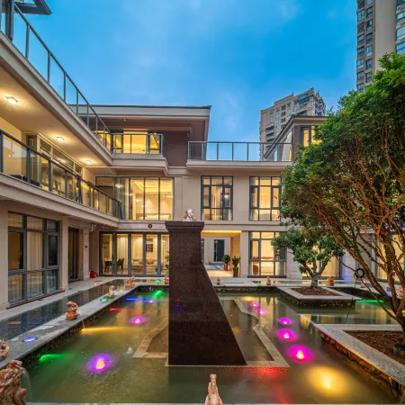 Lux Cabins Brilliant Villa Hotel (Dongshan Jinluwan Seaside Plaza)