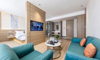 Shangri-La InterContinental Boutique Hotel