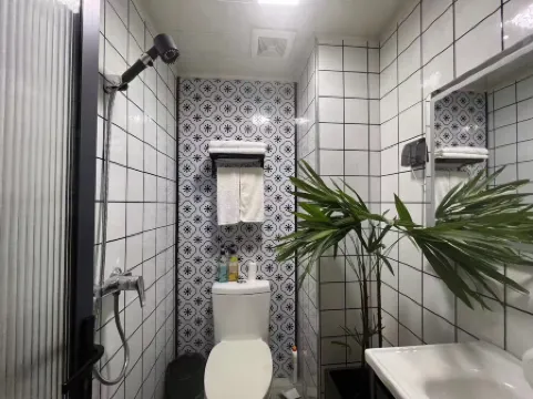 XYK HOME & BAR-Daily Coffee Night Wine Health Apartment (Xi'an City Wall Yongning Gate Subway Shop)