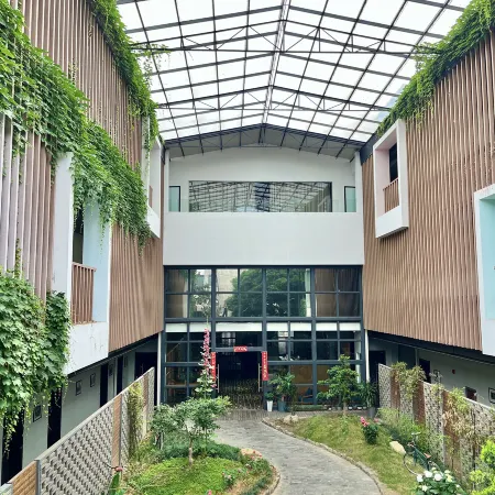 Gypress Green Отели рядом с достопримечательностью «Zhejiang Buddhist College (Headquarters)»