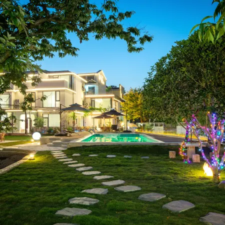 Floral Hotel·Moon Bay Yunyinli B&B in Jingxian County