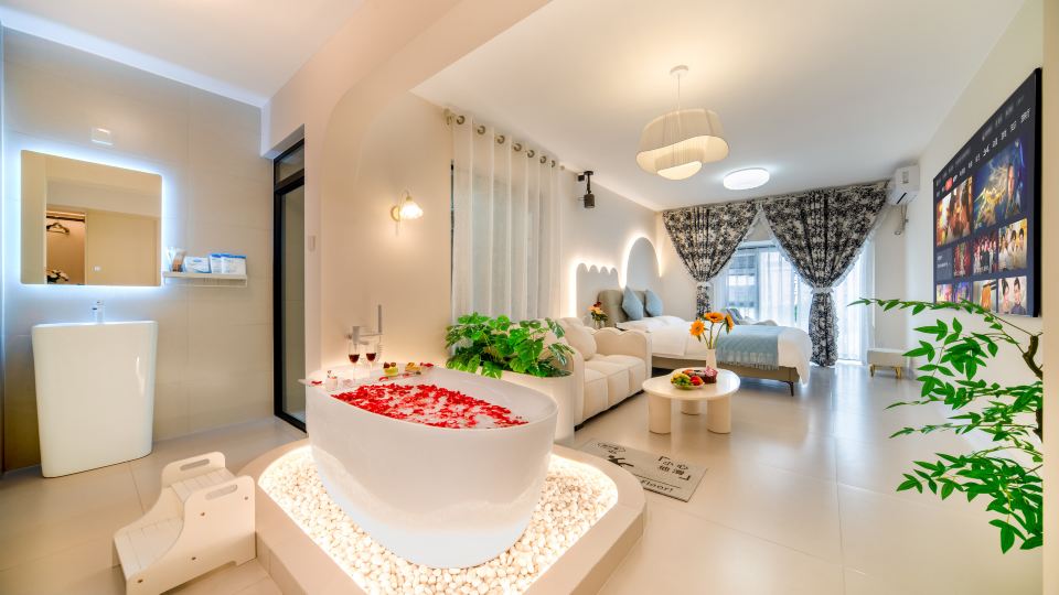 Chuxiong Romantic Time Homestay (Yiren Ancient Town)