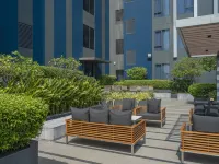 Staybridge Suites Bangkok Thonglor, an IHG Hotel Отели рядом с достопримечательностью «Торговый центр SeenSpace»