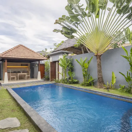Kings Villas Sanur by Moria Отели рядом с достопримечательностью «Пляж Пенджембак»