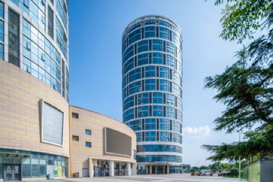 King Shinning Hotel (Yantai University International Expo Center Branch) Отели рядом со станцией Yantai South Railway Station