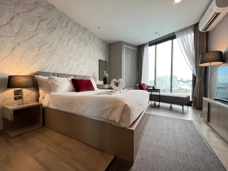Edge Central Pattaya By Mickey Supper Host