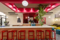 Waves · Designer Boutique Homestay (Laoshan Scenic Area Branch) - بار