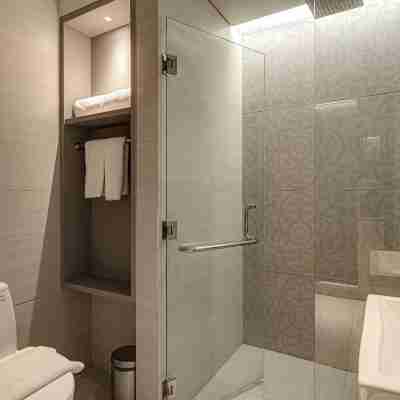 Whiz Luxe Hotel Spazio Surabaya Rooms