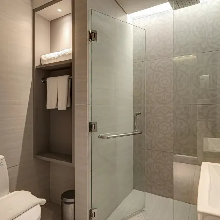 Whiz Luxe Hotel Spazio Surabaya