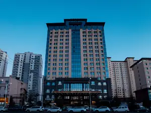 Qianyue Hotel (Qingyang Xifeng Airport Branch)