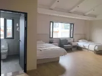 Luding Heyuanju Inn Hotels in Mouding