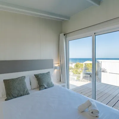 Costa del Sol Glamping Village Hotels in der Nähe von Einkaufszentrum Miramar