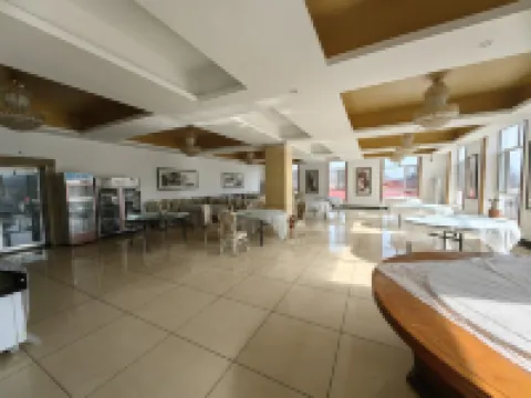 Oriental Holiday Inn Snow Town