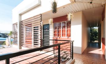 4. RedDoorz..