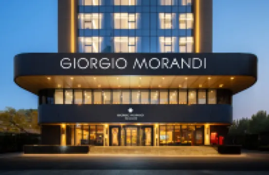 The GiorgioMorandi Hotels (Jinan Quancheng Plaza Commercial Area Daming Lake) Hotels near Heihu Spring
