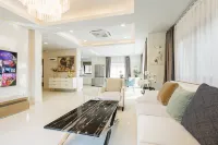 Pattaya Holiday Villa (Venice Single Family Villa) Hotel di Huai Yai