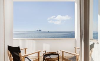 Infinity & Beyond by halu! - Seafront apartments