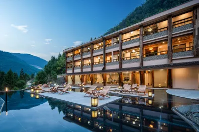 Chongqing Jinfoshan Yumanyinshan Resort Hotel Hotels near Shanwangping Stone Forest Scenic Area