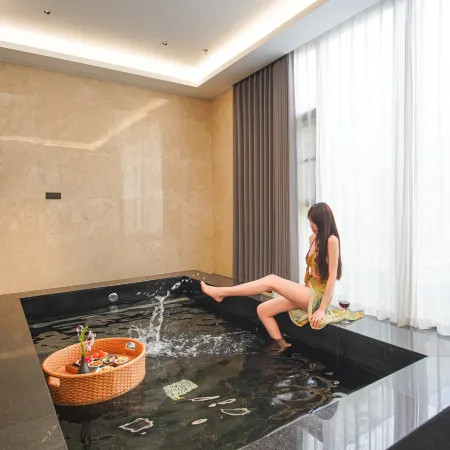 Yangzhou Fengyin wutong Holiday Hotel