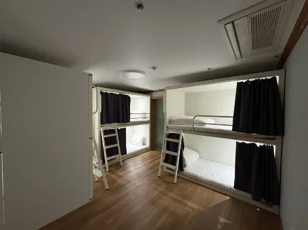 K Wave Guesthouse Only Female in Hongdae 2 Отели рядом с достопримечательностью «Художественный музей Кёмджэ Чон Сона»