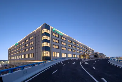 Holiday Inn Shanghai Pudong Airport Hotels near PandaQ