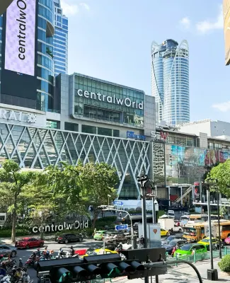 MOMOYAHOUSE โรงแรมใกล้ศาลท้าวมหาพรหมเอราวัณ